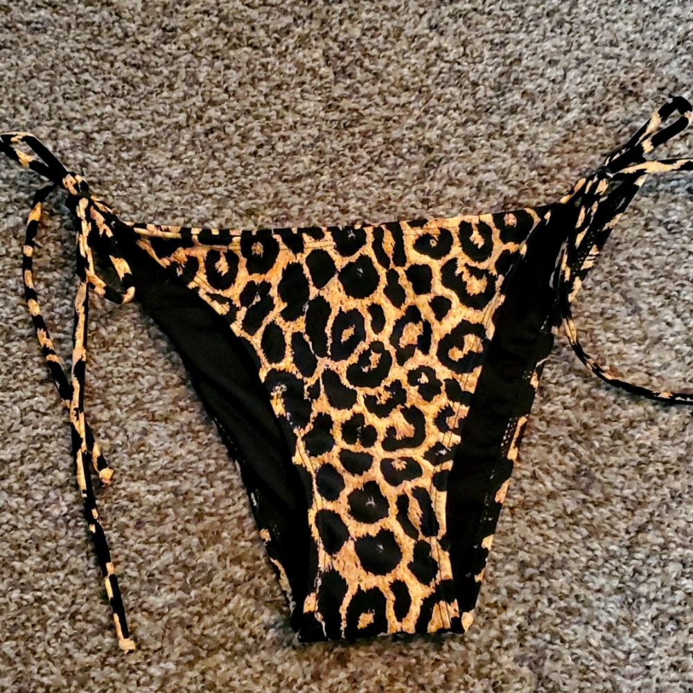 Leopard Bikini Bottoms NWOT